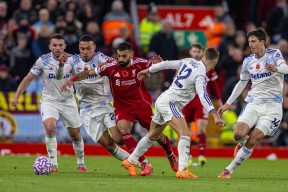 利物浦迎英超关键赛，冲刺阶段止住颓势，质疑声仍在，团队化学反应显著的简单介绍