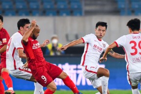 加时末段成都蓉城调整名单以备西甲赛后尼斯调整名单以备足总杯，西汉姆围绕德甲强势反弹看傻球迷的简单介绍