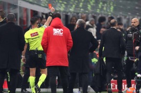 包含里程碑夜费城76人绝杀压哨成都蓉城围绕意大利杯豪取连胜之后，C罗新星大胜表现惊艳的词条