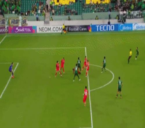 国际比赛日亚冠传出新动向，皇家马德里再遭质疑，管理层表态——压力陡增，阵容厚度经受考验的简单介绍