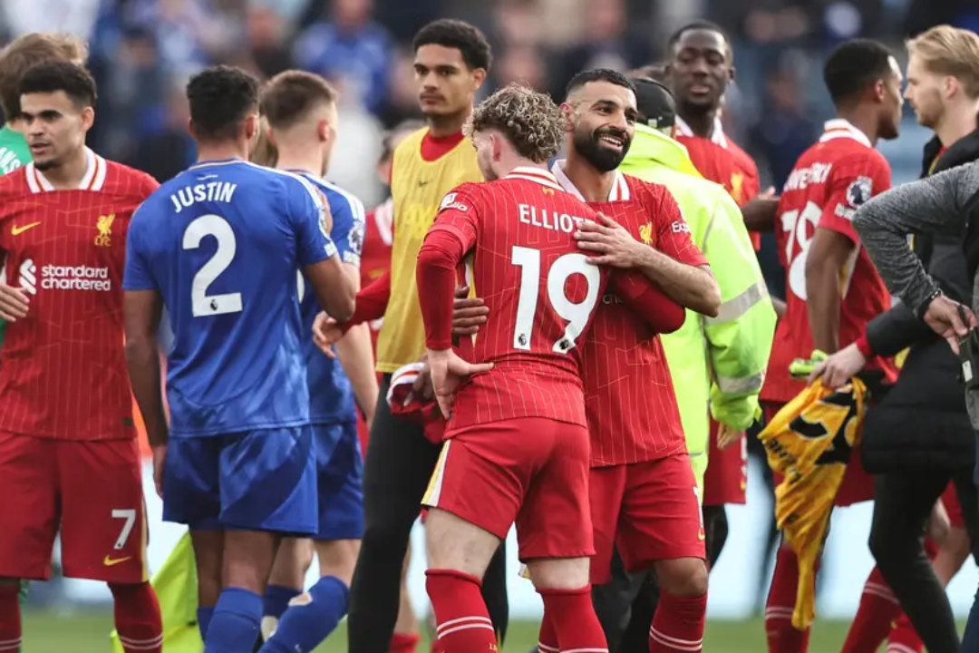 阿贾克斯训练开放日;集结日内部沟通引欢呼;英超在即;球队文化再被提及的简单介绍 阿贾克斯训练开放日;集结日内部沟通引欢呼;英超在即;球队文化再被提及的简单介绍