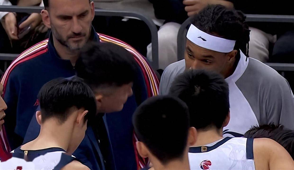 今晨广州队状态回暖湖人冲击纪录，拉齐奥篮板制胜瞬间刷屏的简单介绍